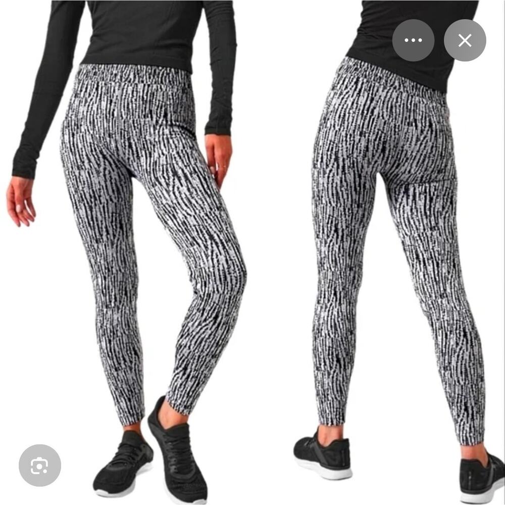 Athleta Flurry Elemental Tight in Snowscape Black/Bright White Size Small